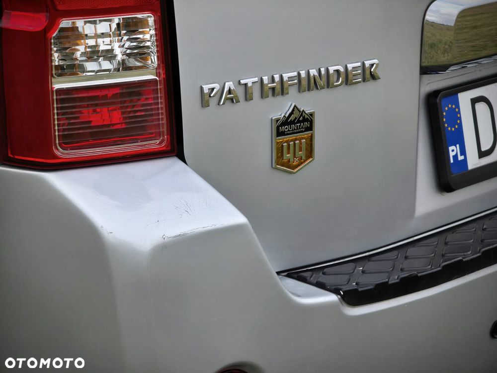 Nissan Pathfinder - 35