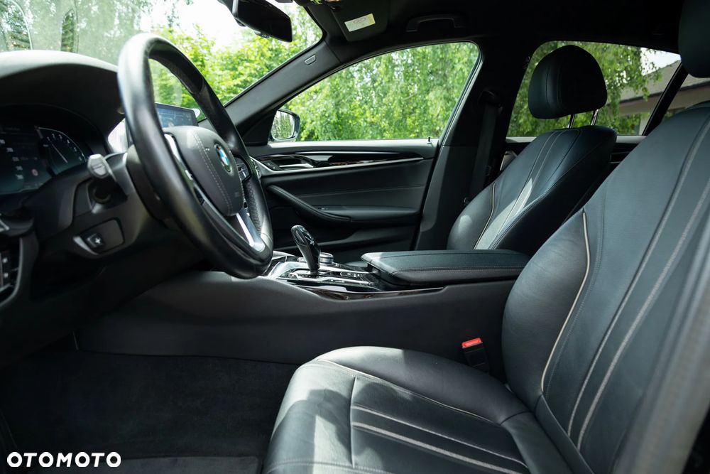 BMW Seria 5 530e - 12