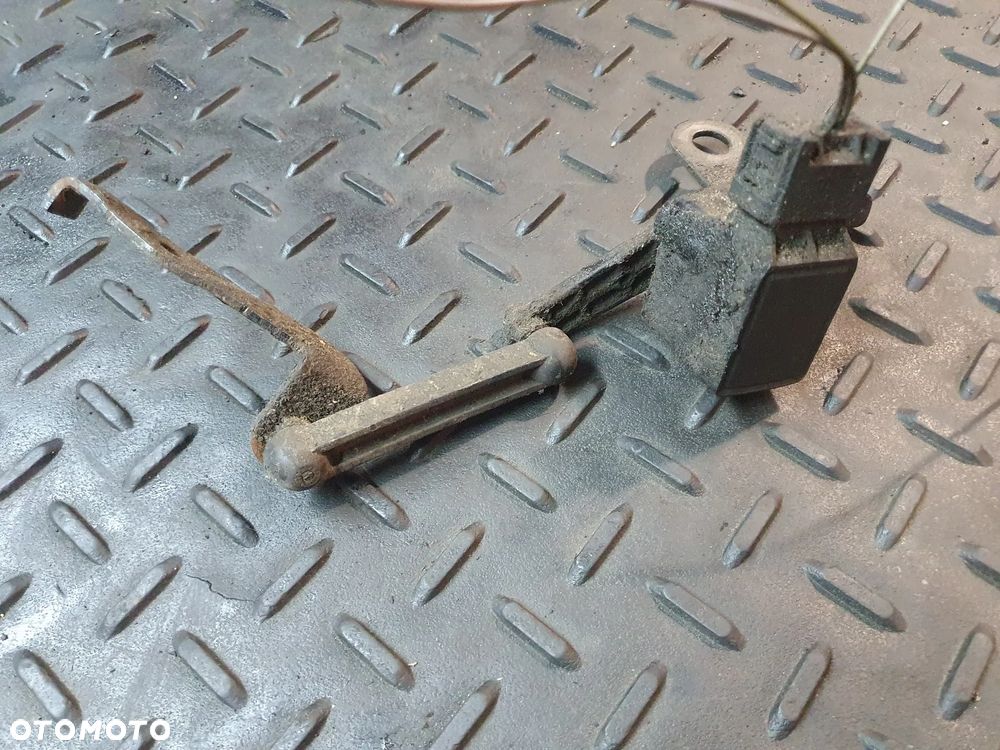 CZUJNIK POZIOMOWANIA ŚWIATEŁ 1093698 BMW E38 E46 X5 E53 E60 E63 E65 E81 Z4 E85 E87 E90 - 1