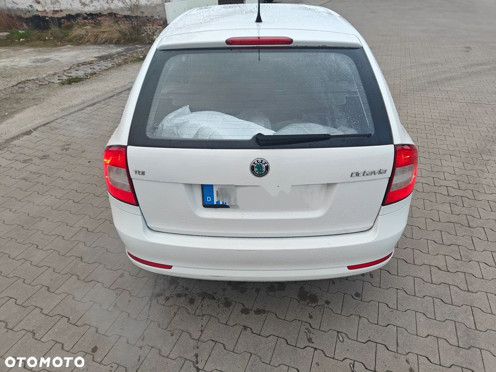 Skoda Octavia 1.6 TDI DPF Classic - 3
