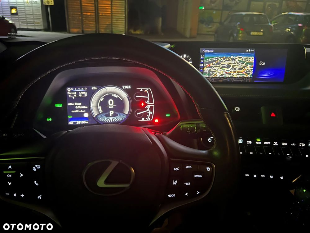 Lexus UX - 21