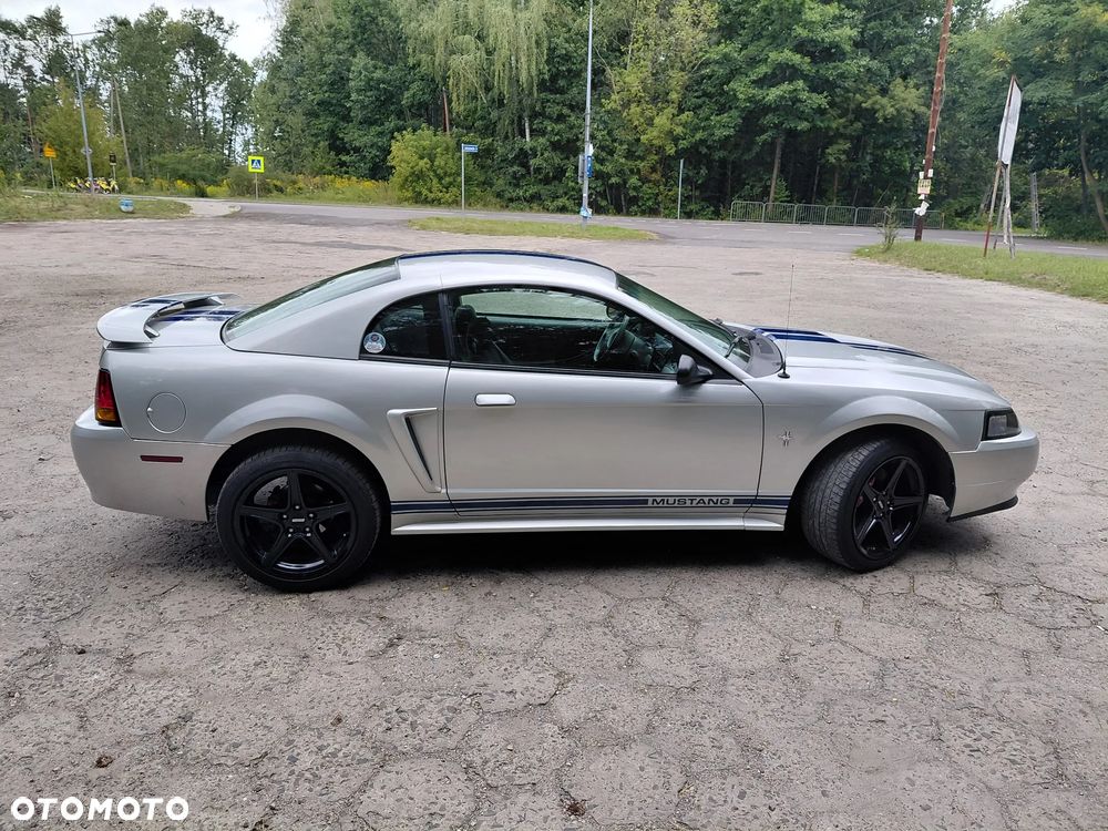 Ford Mustang - 7
