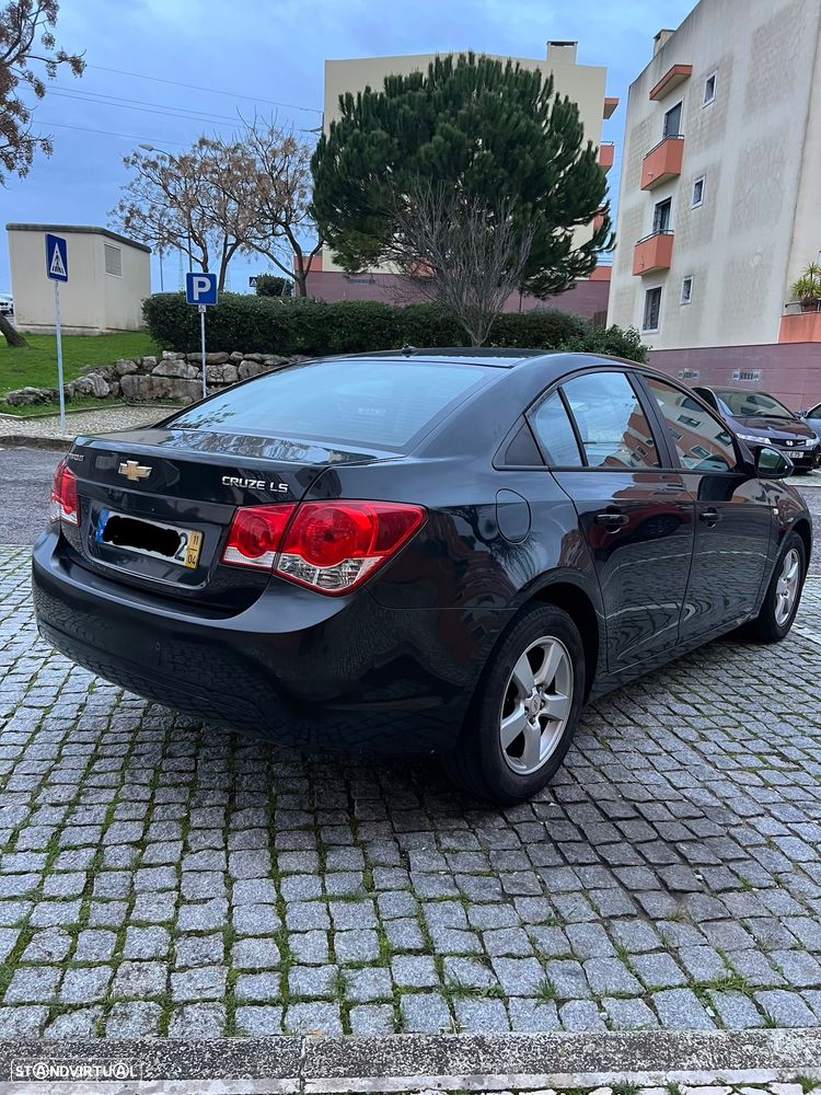 Chevrolet Cruze 1.6 LS - 6