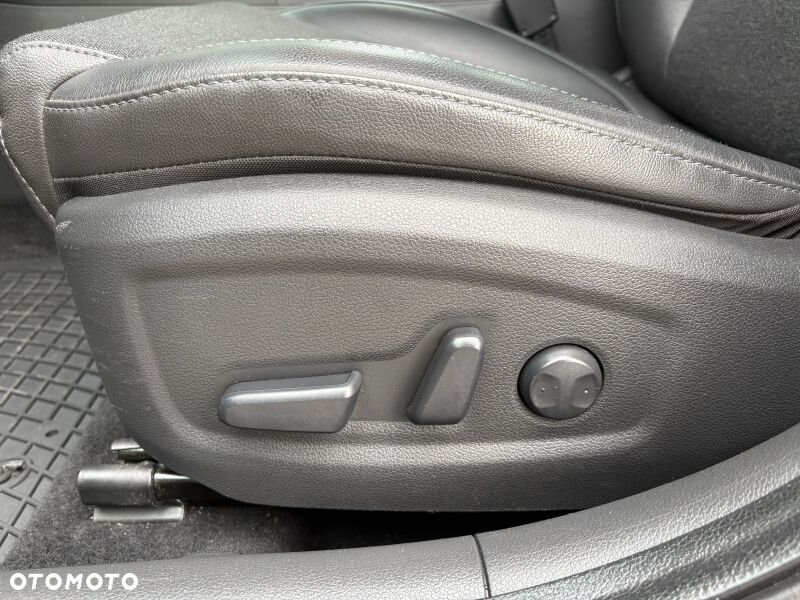 Hyundai i30 1.5 T-GDI 48V Executive DCT - 15