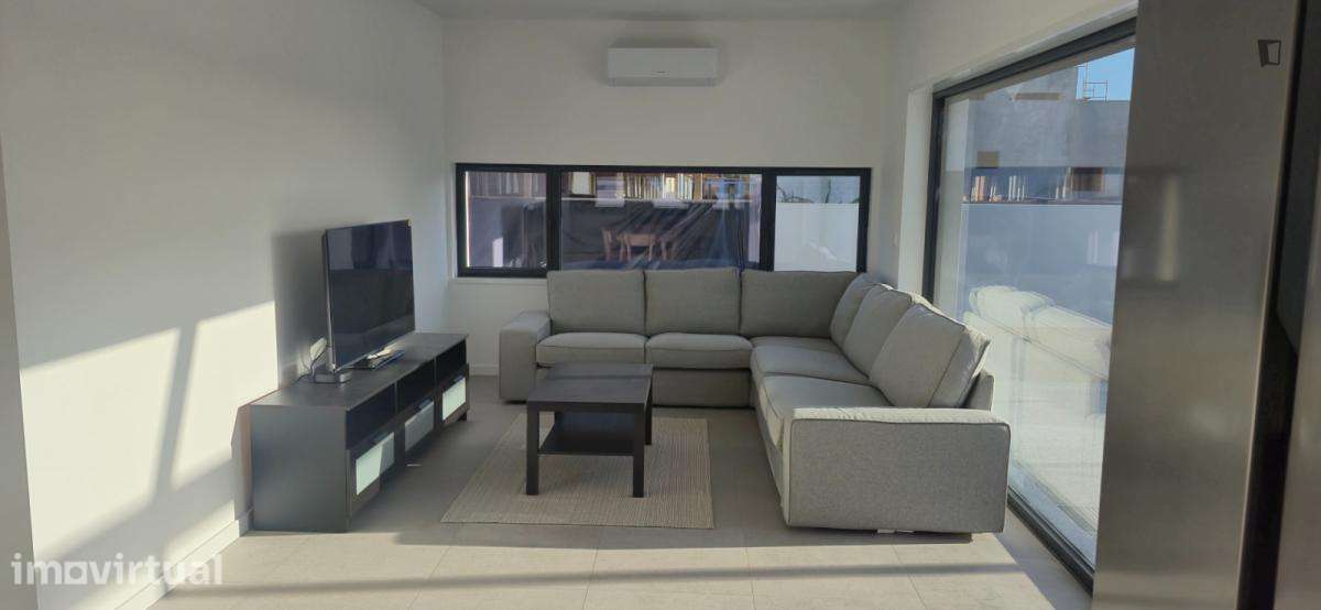 Quarto - localizado em Aveiro - Grande imagem: 2/12