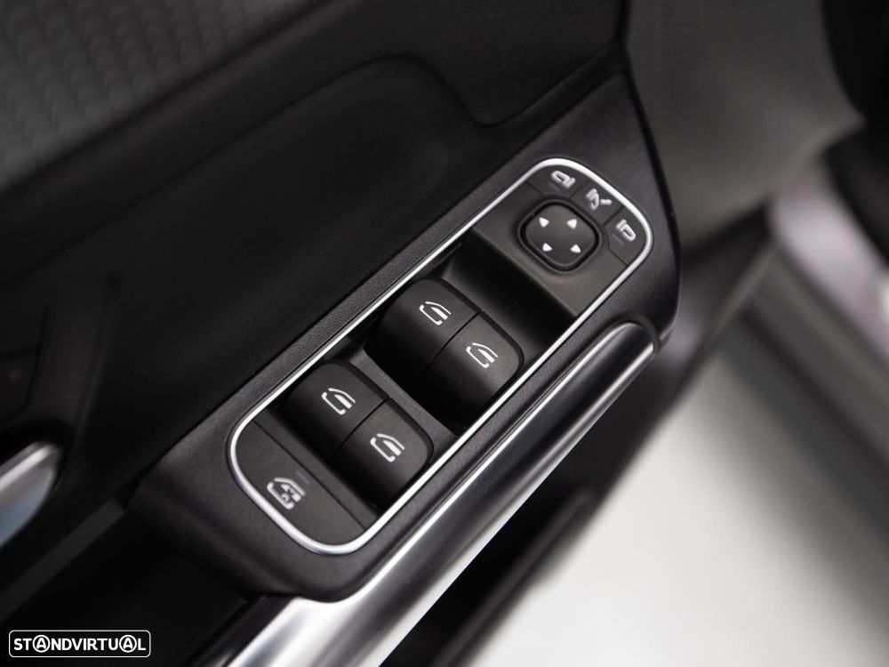 Mercedes-Benz GLA 250 e Progressive - 17