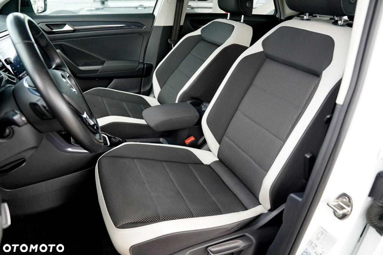 Volkswagen T-Roc - 24