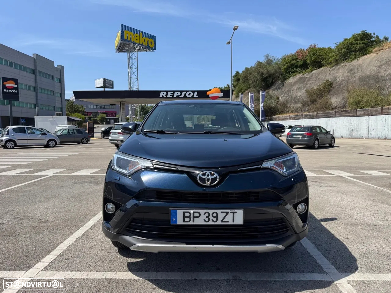 Toyota RAV4 - 8