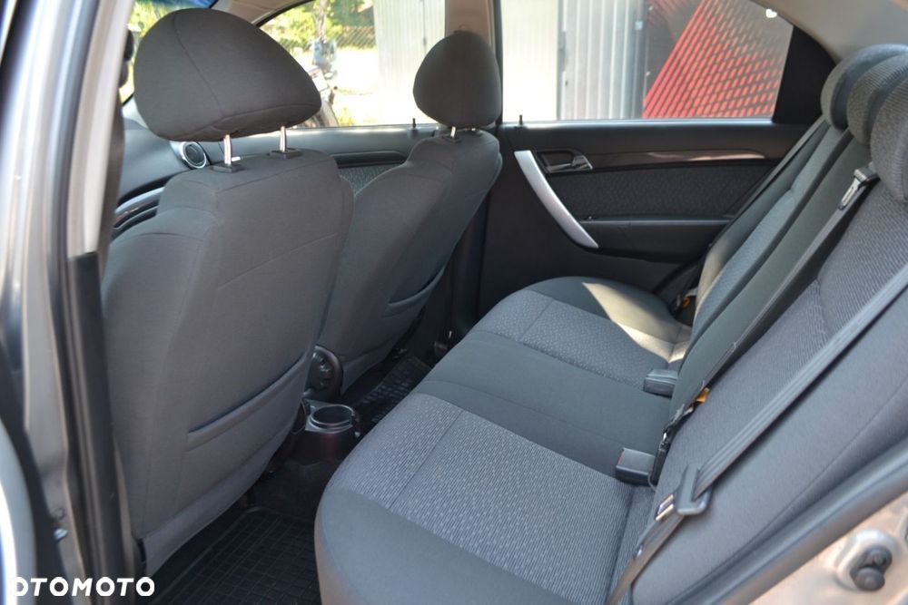 Chevrolet Aveo - 5