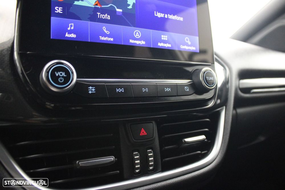 Ford Puma 1.0 EcoBoost MHEV ST-Line X Vivid Ruby Edition — fotografia 20