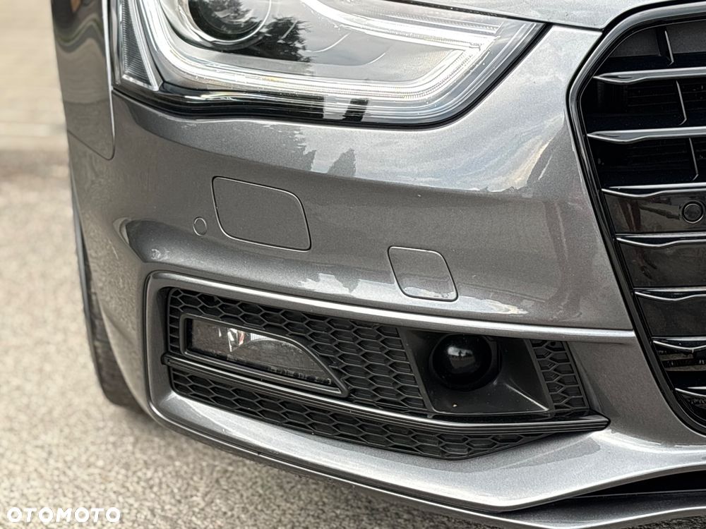 Audi A4 Avant 2.0 TDI DPF S line Sportpaket - 4