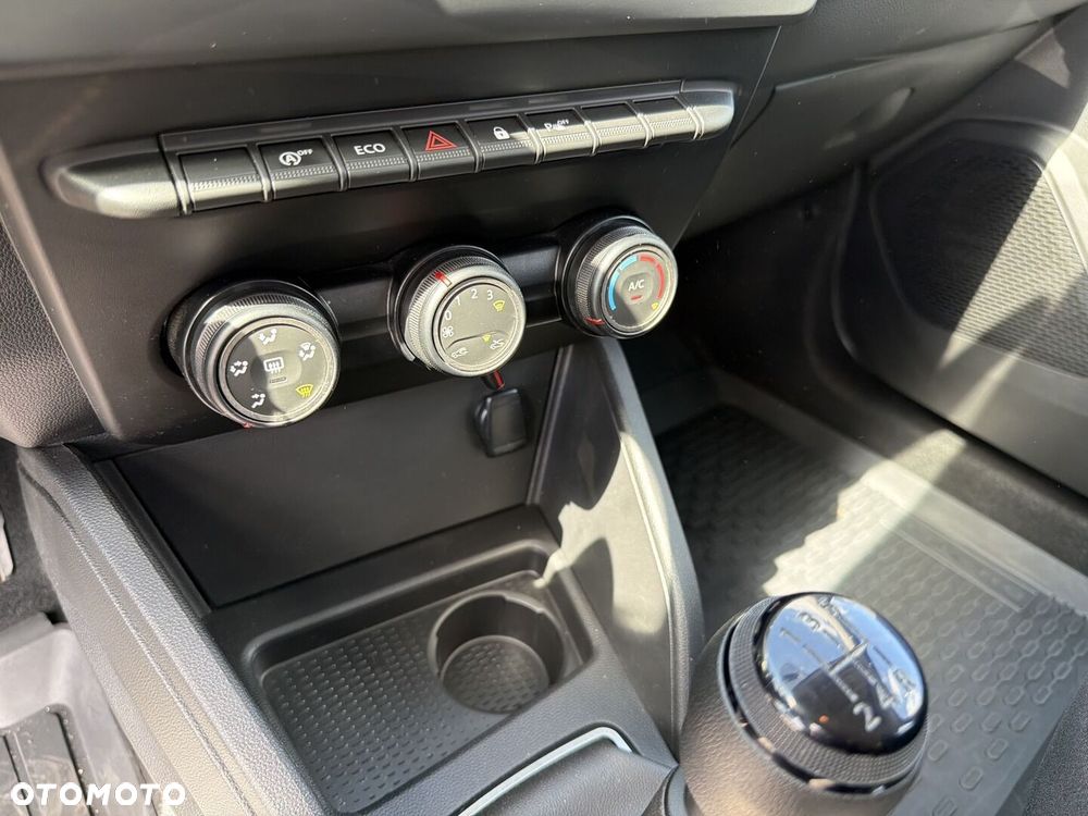 Dacia Duster 1.6 SCe Essential - 21