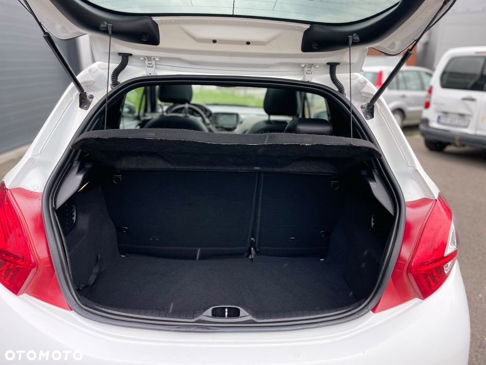 Peugeot 208 1.6 e-HDi Allure STT - 12