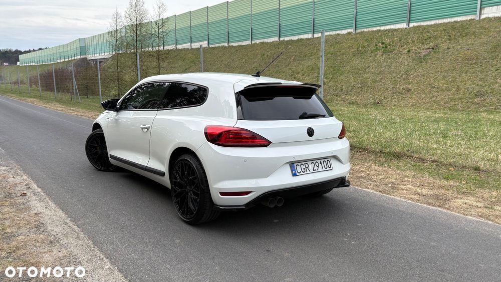 Volkswagen Scirocco 2.0 TDI Blue Motion Technologie Club - 9
