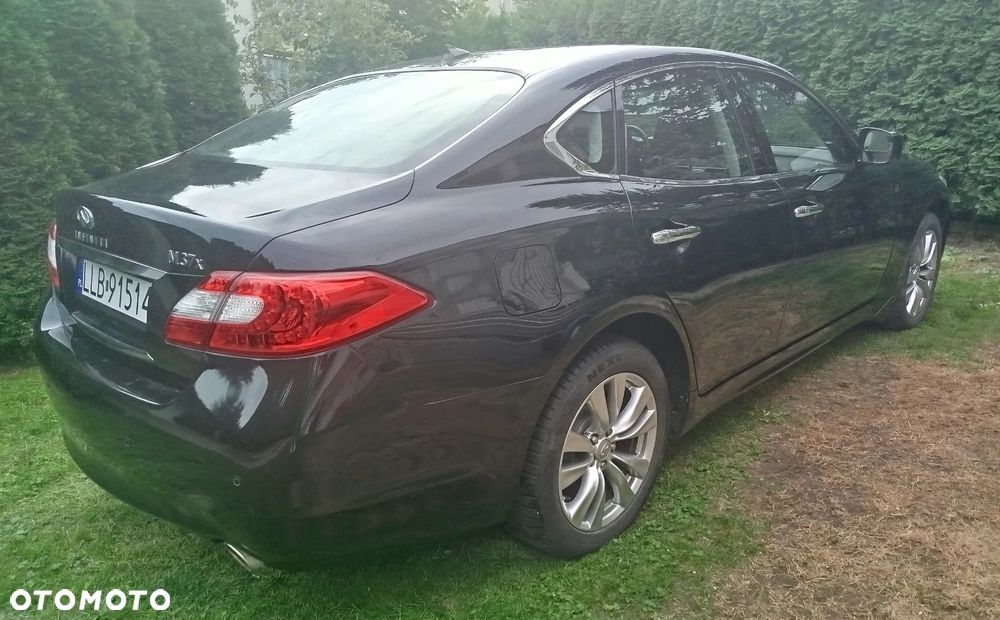 Infiniti M - 4