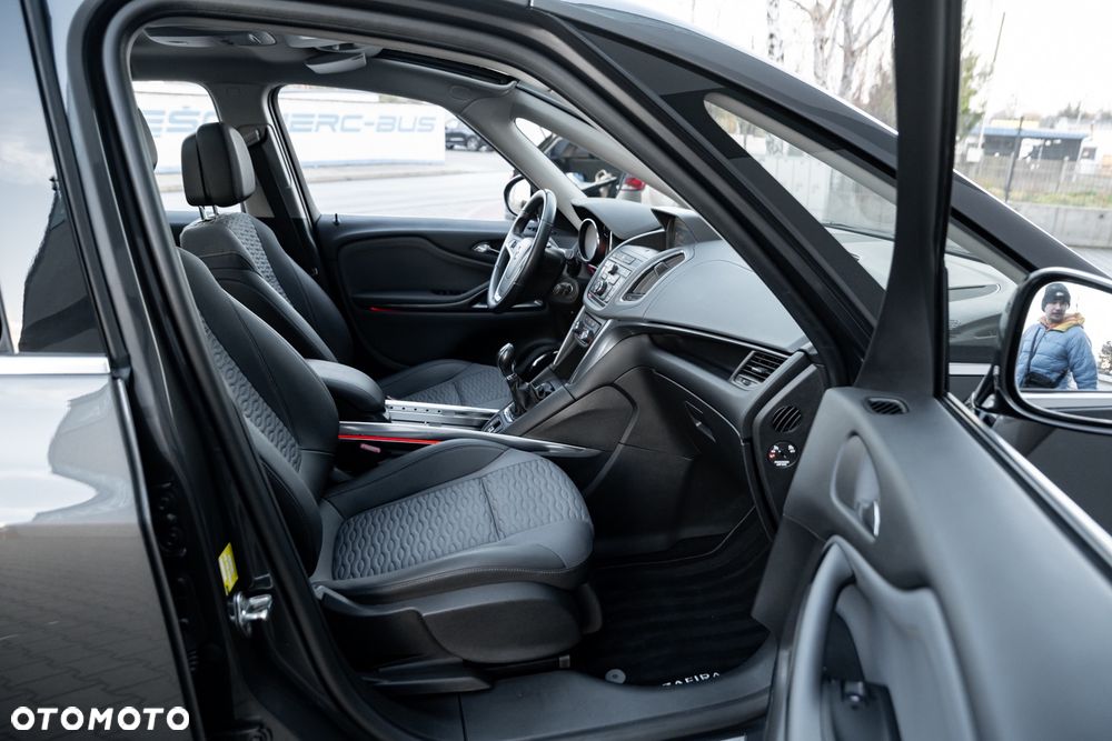 Opel Zafira 1.4 T Cosmo - 24