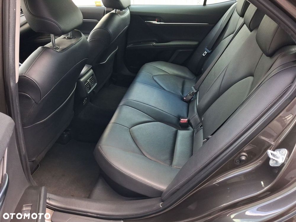 Toyota Camry 2.5 Hybrid Executive CVT - 16