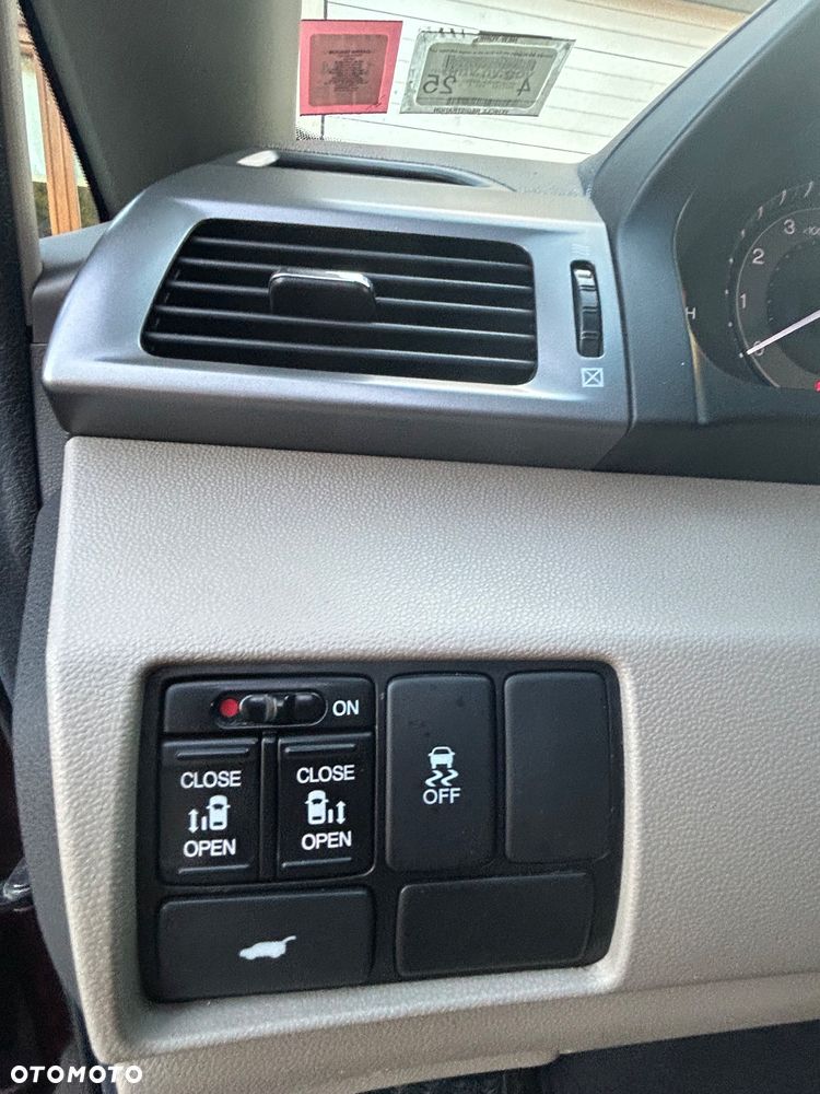 Honda Odyssey 3.5 LX - 12