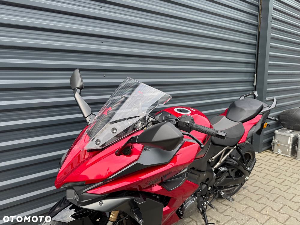 Suzuki GSX - 9