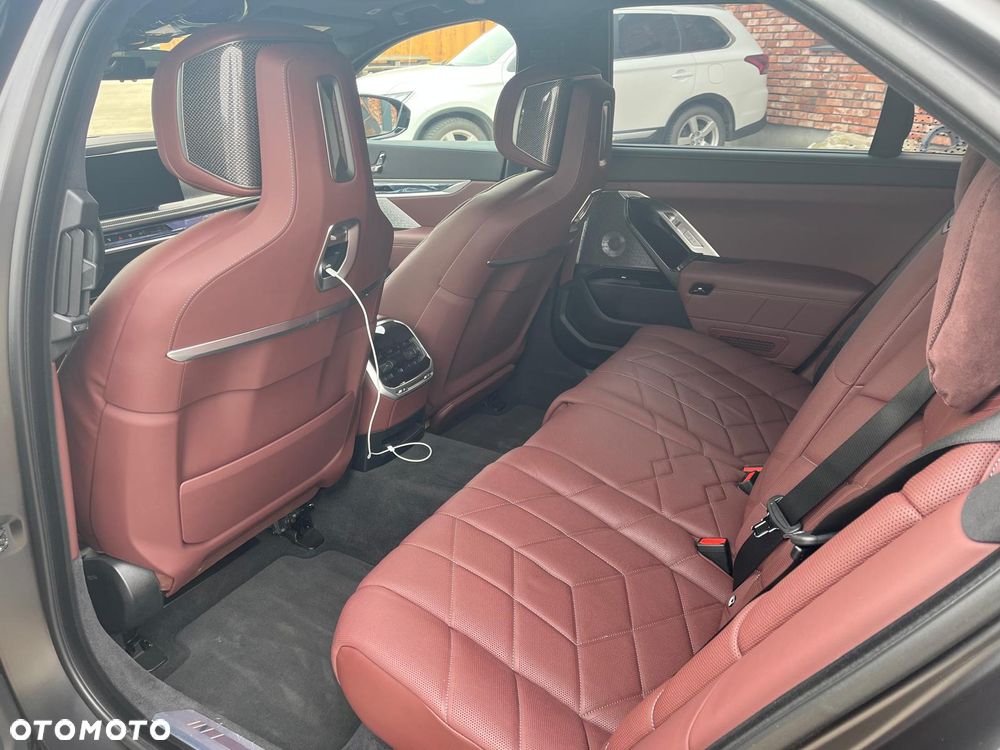 BMW Seria 7 - 13
