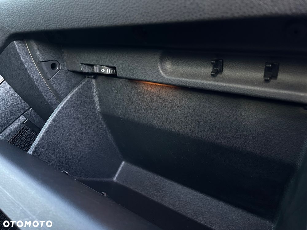 Volkswagen Touran 1.4 TSI (BlueMotion Technology) DSG Highline - 20