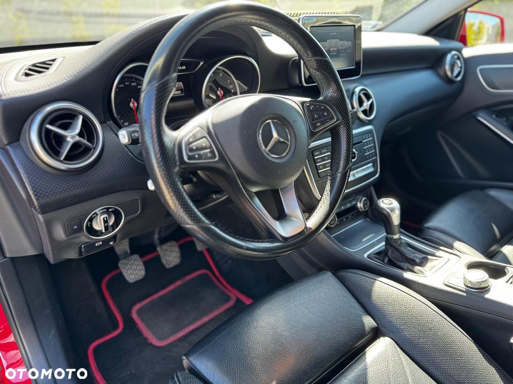 Mercedes-Benz Klasa A 180 AMG Line - 11
