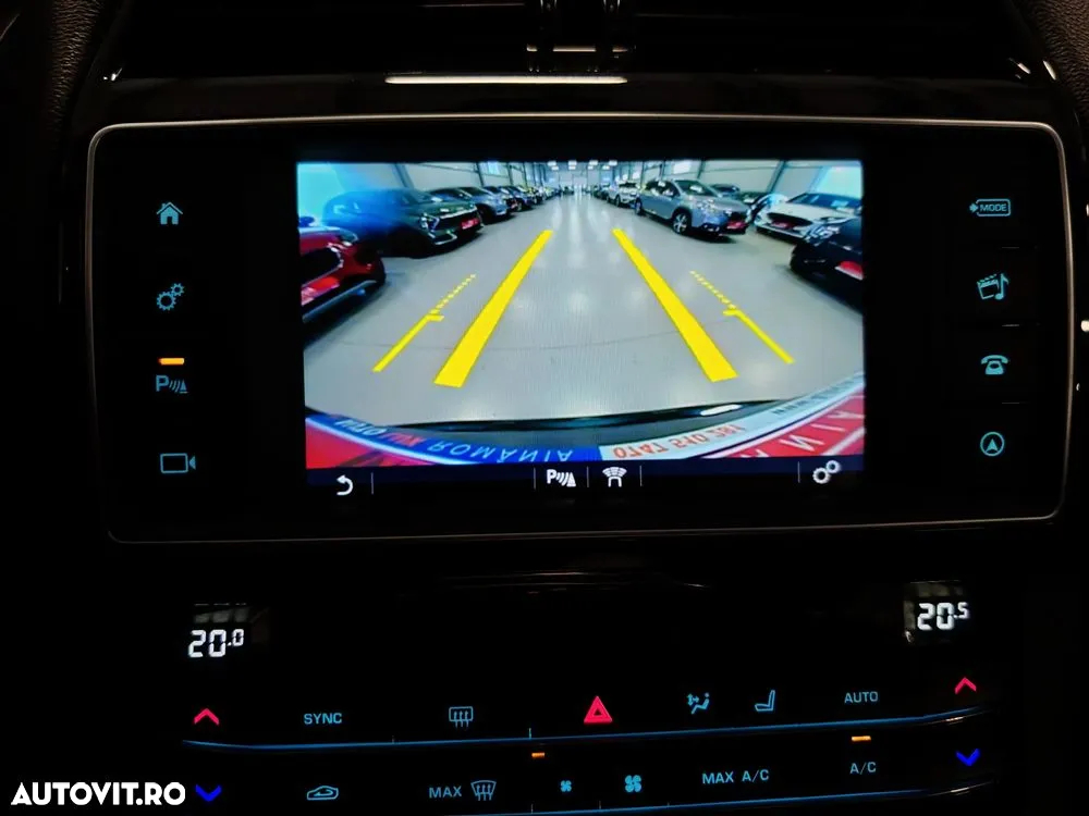 Jaguar F-Pace 20d AWD Aut. Prestige - 9