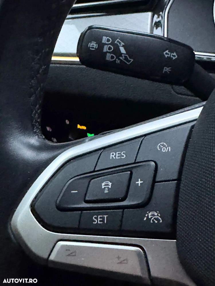 Volkswagen Passat Variant 2.0 TDI DSG Comfortline - 26