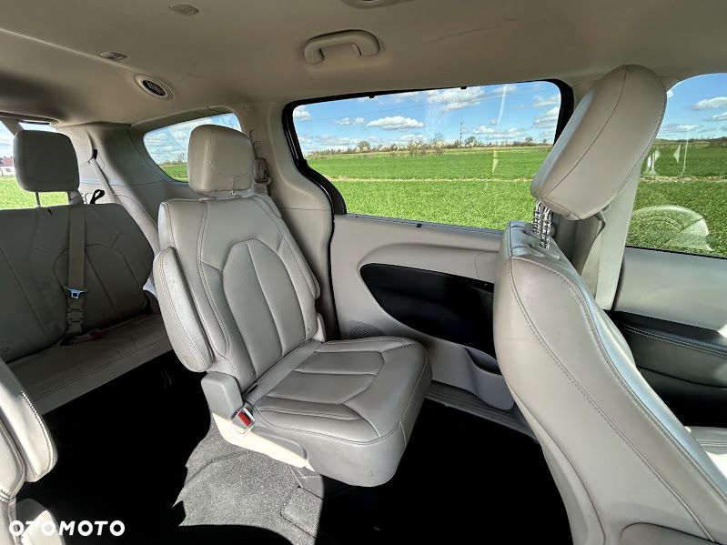 Chrysler Pacifica - 14