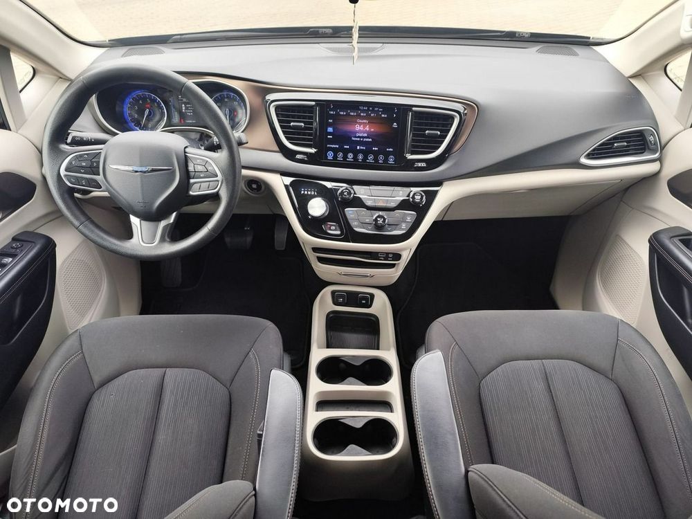Chrysler Pacifica - 29