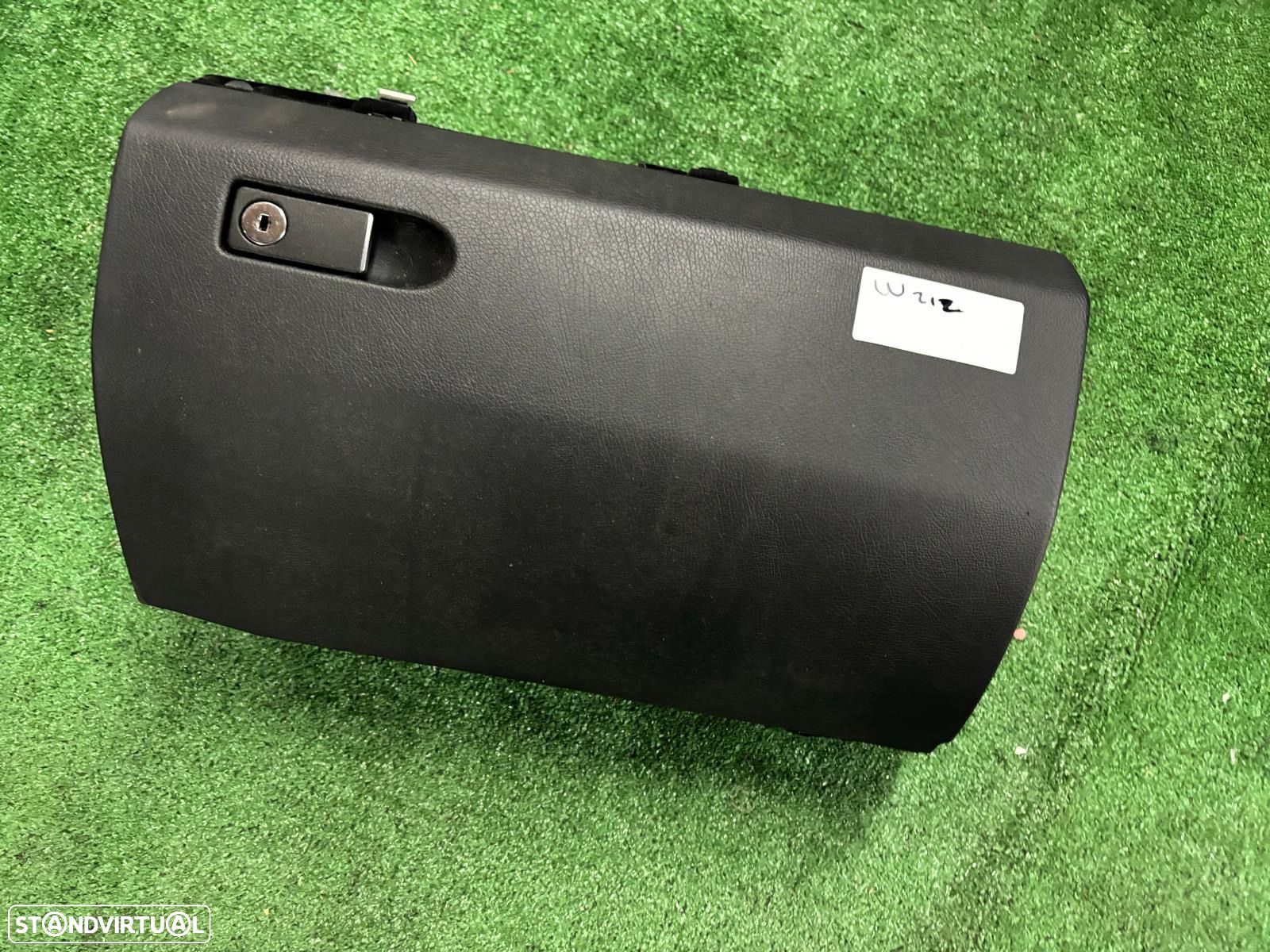 Porta Luvas Mercedes W212 - 1