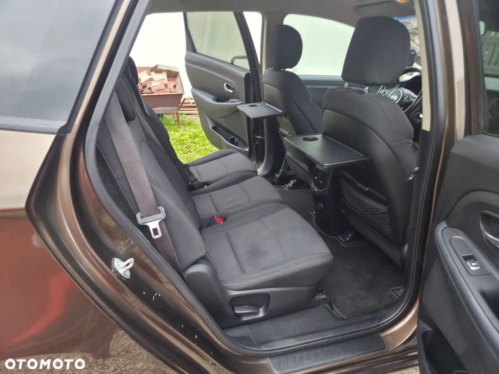 Kia Carens 1.7 CRDi L - 31