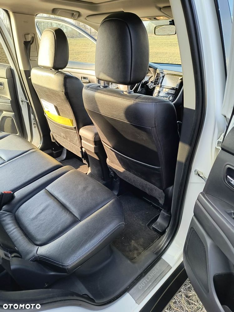 Mitsubishi Outlander 2.2 DID Instyle Navi 4WD - 17