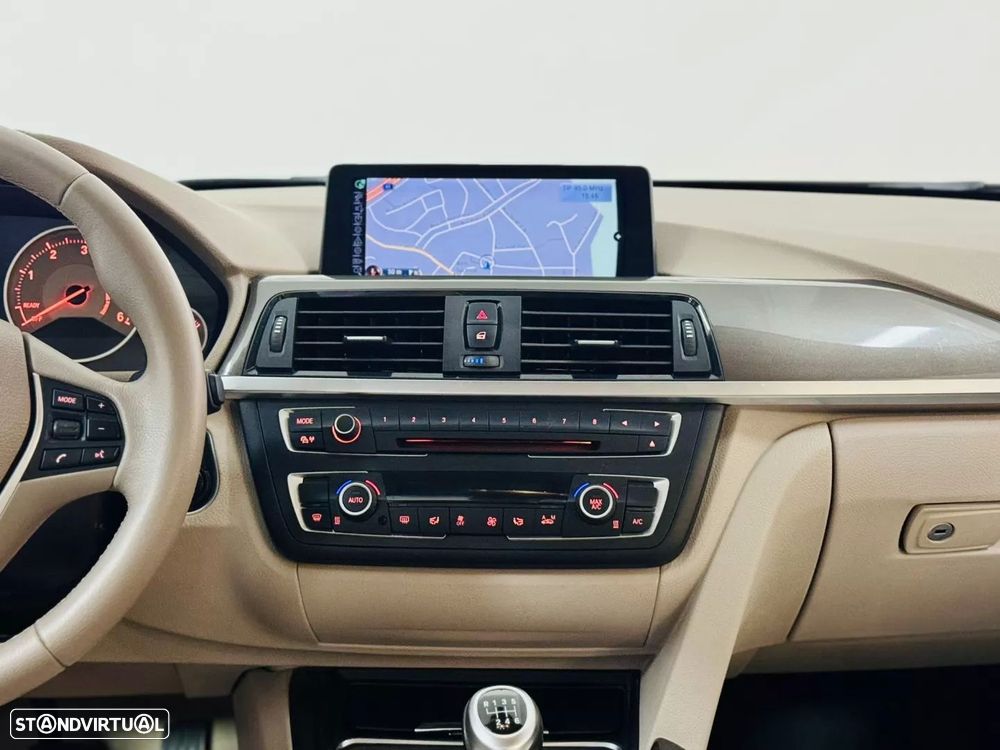 BMW 318 d Modern Line - 34