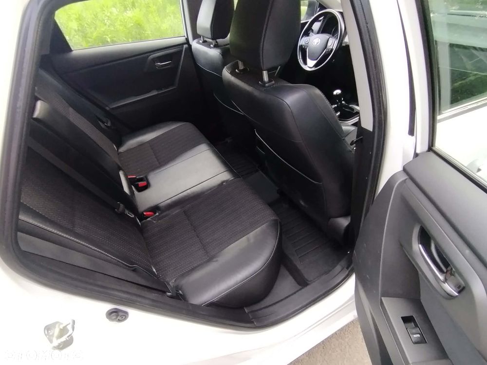 Toyota Auris 1.6 Dynamic - 11