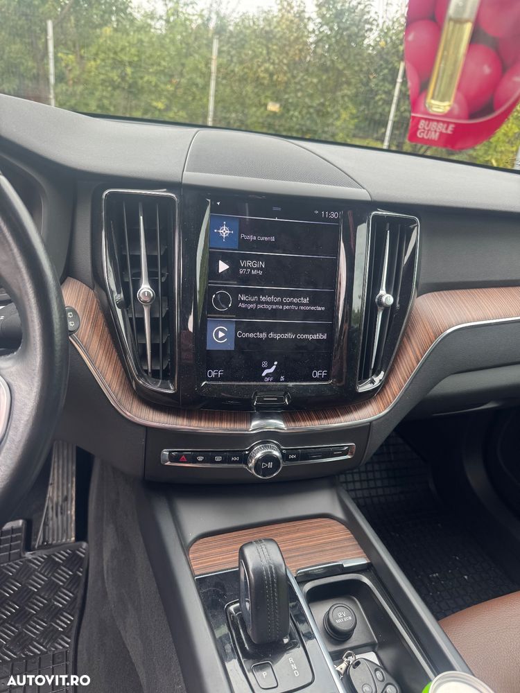 Volvo XC 60 T6 AWD Recharge Geartronic Inscription - 9