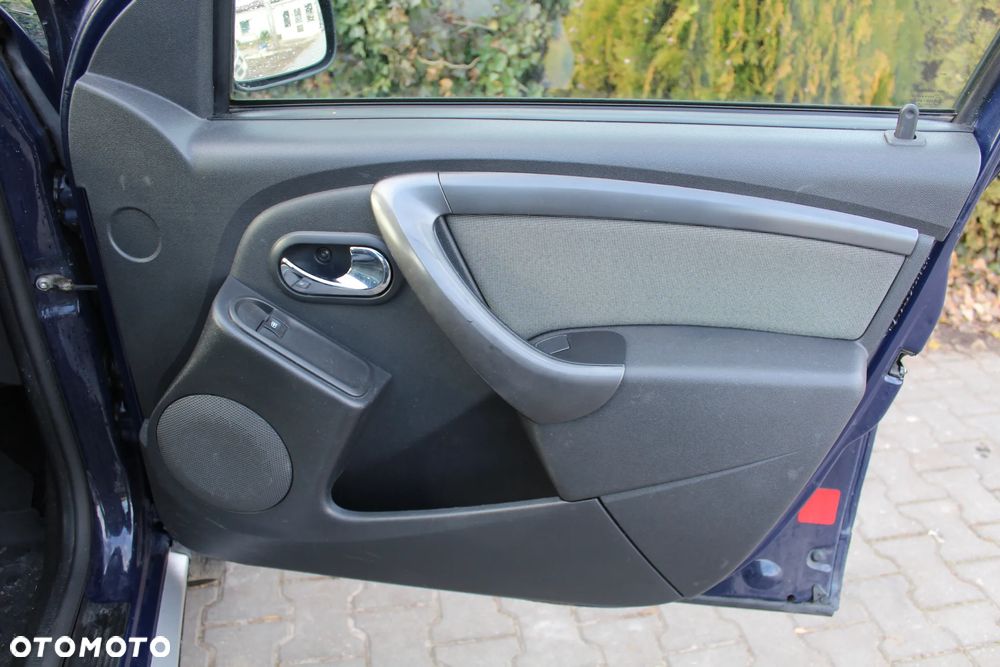 Dacia Duster 1.5 dCi Laureate 4x4 - 23