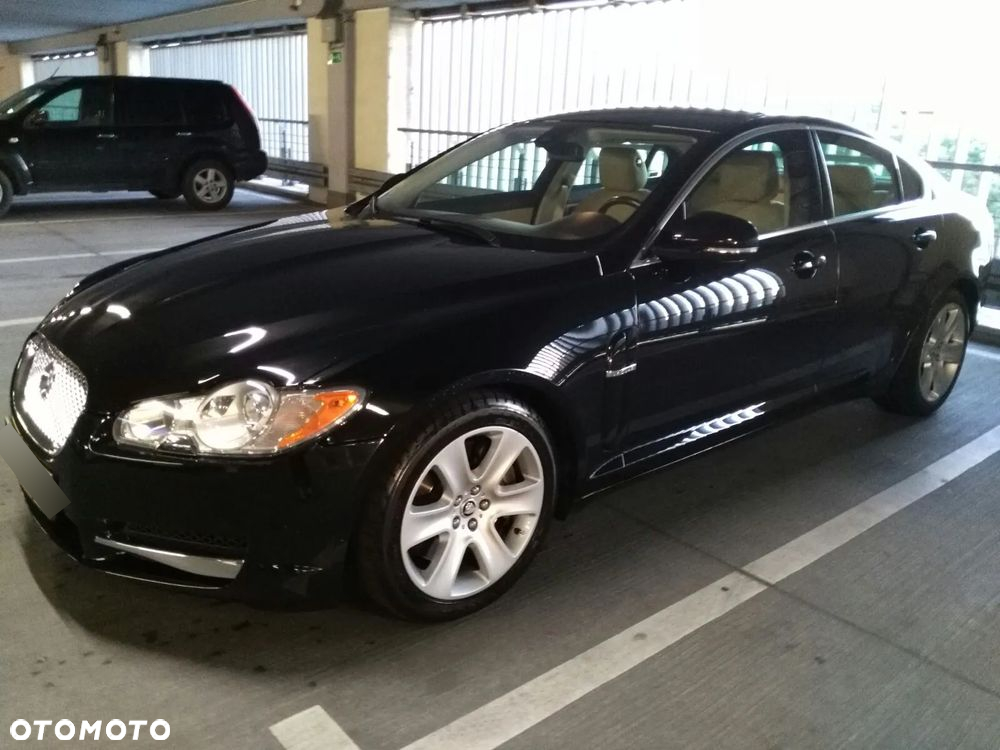 Jaguar XF - 12