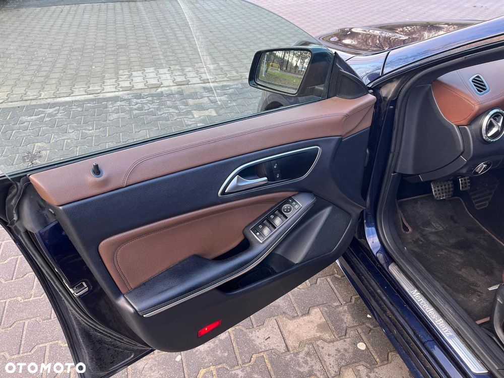Mercedes-Benz CLA 200 d 7G-DCT AMG Line - 12
