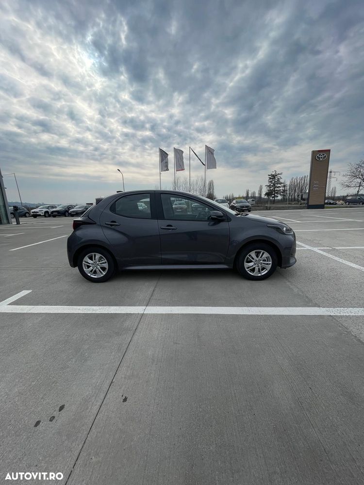 Toyota Yaris 1.5 VVT-i HSD Eco - 3