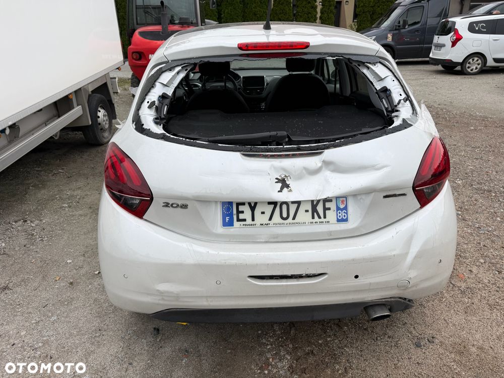 Peugeot 208 1.2 PureTech GPF Signature S&S EAT6 - 7