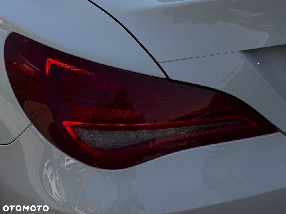 Mercedes-Benz CLA 180 Urban - 37