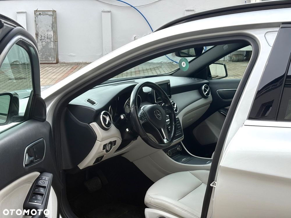 Mercedes-Benz GLA 200 (CDI) d 4Matic 7G-DCT AMG Line - 12
