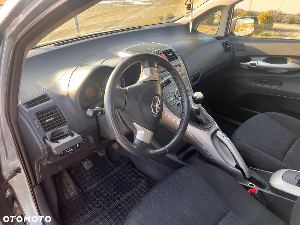 Toyota Auris 2.0 D-4D Luna - 10