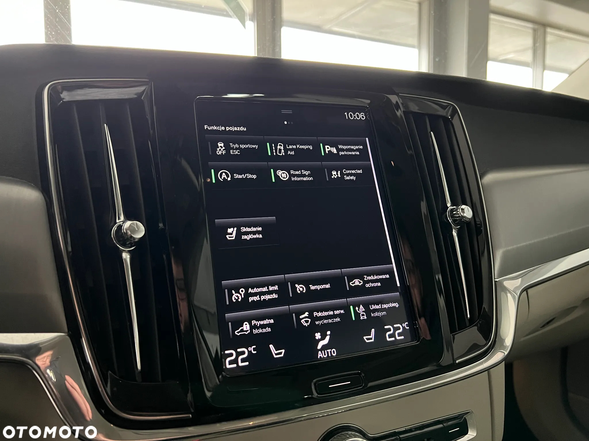Volvo V90 T4 Momentum Pro - 31
