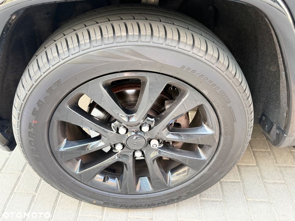 Jeep Grand Cherokee - 16