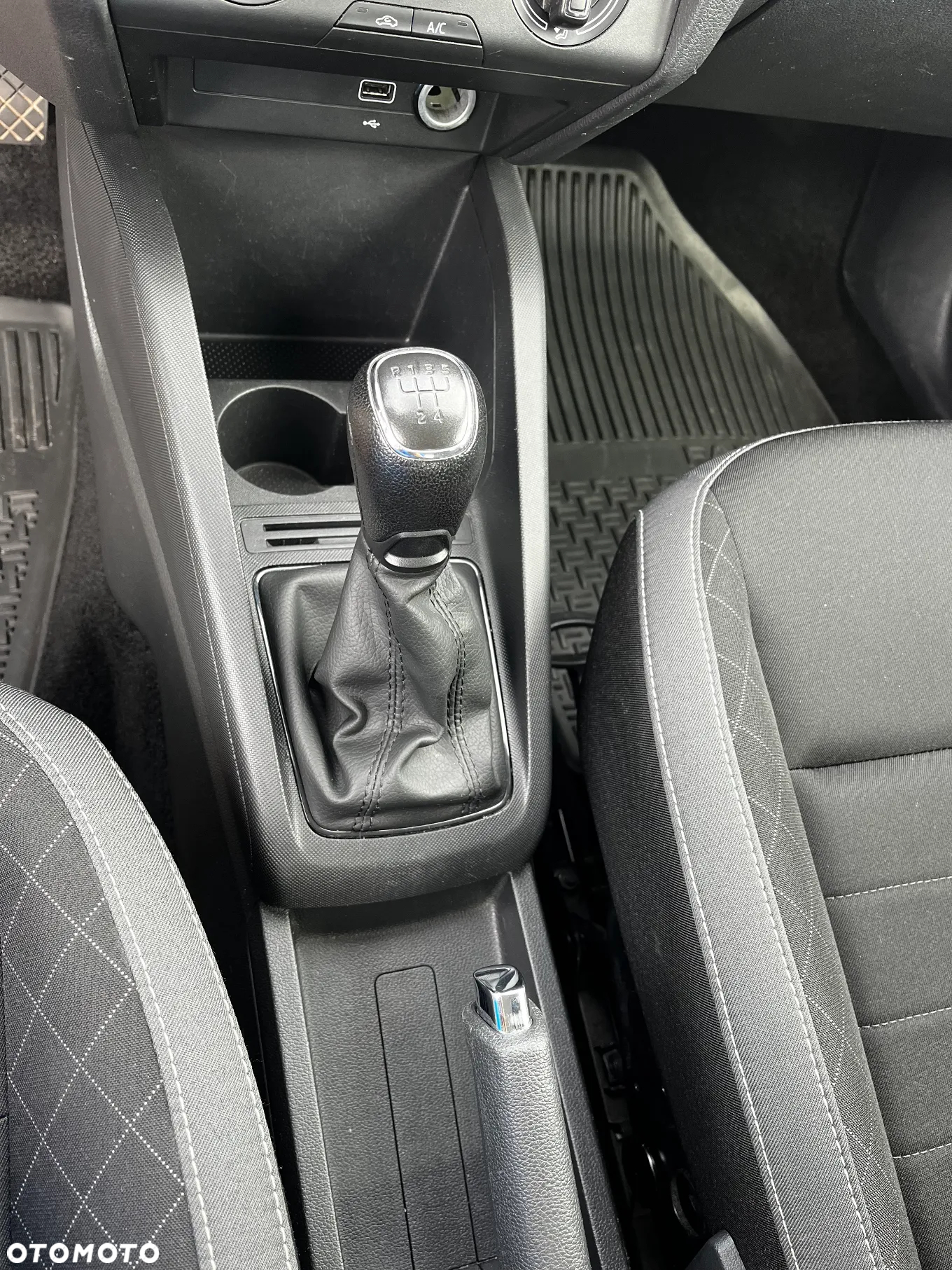 Skoda Fabia 1.0 TSI Ambition - 11