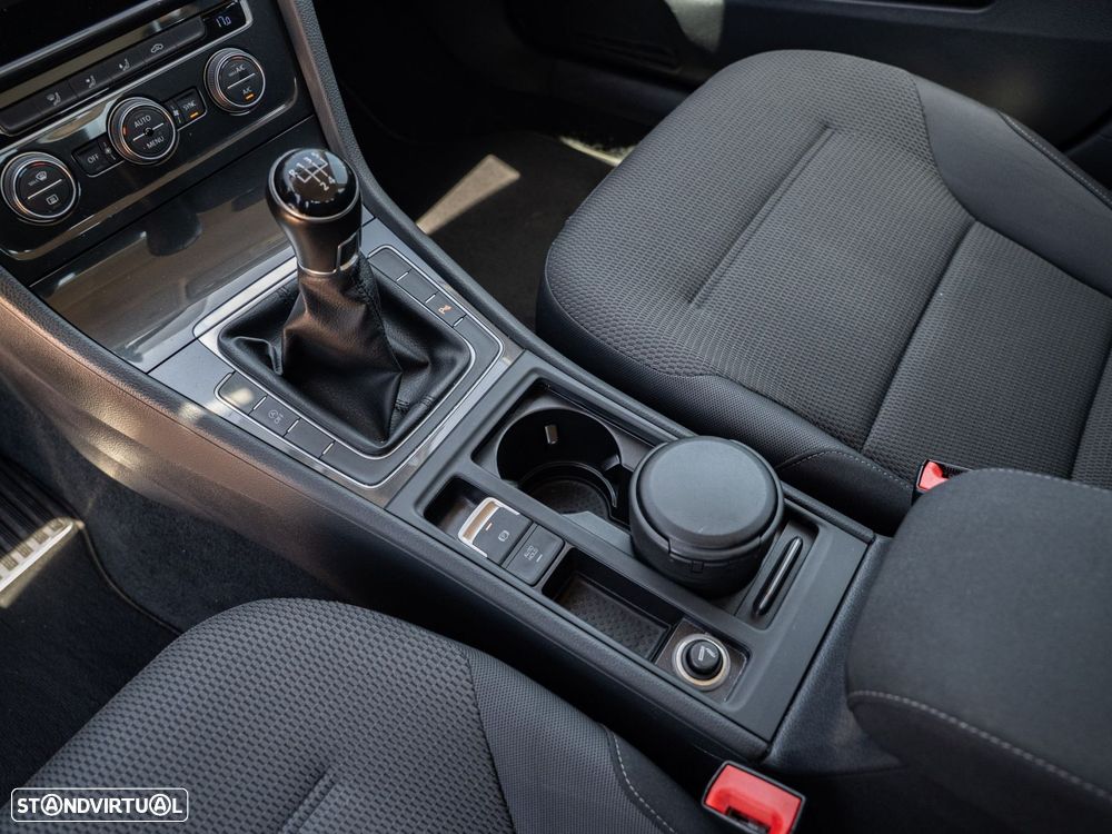 VW Golf Variant - 41