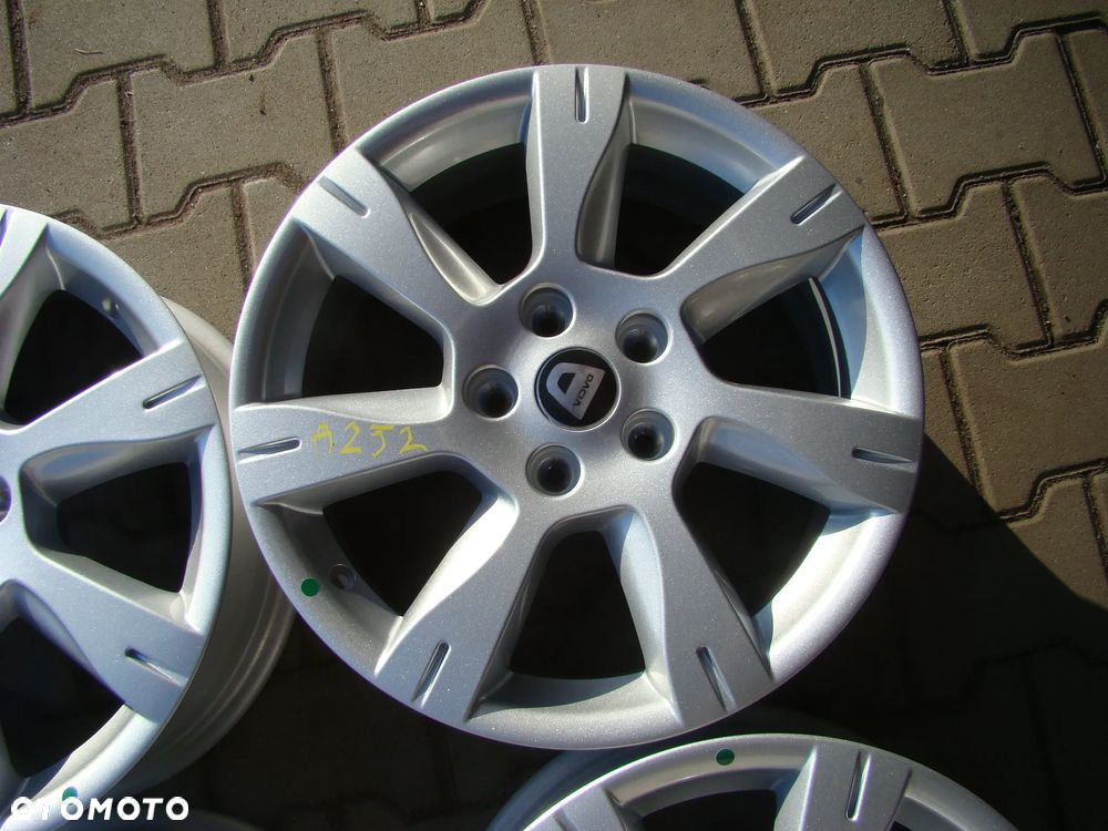 a252 5x114,3 Dacia Duster 7Jx17 niemontowane - 3