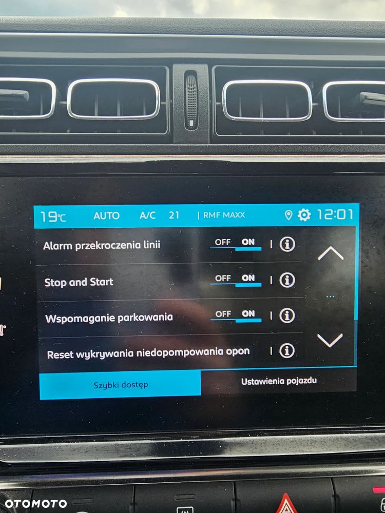 Citroën C3 1.2 PureTech Shine EAT6 - 26